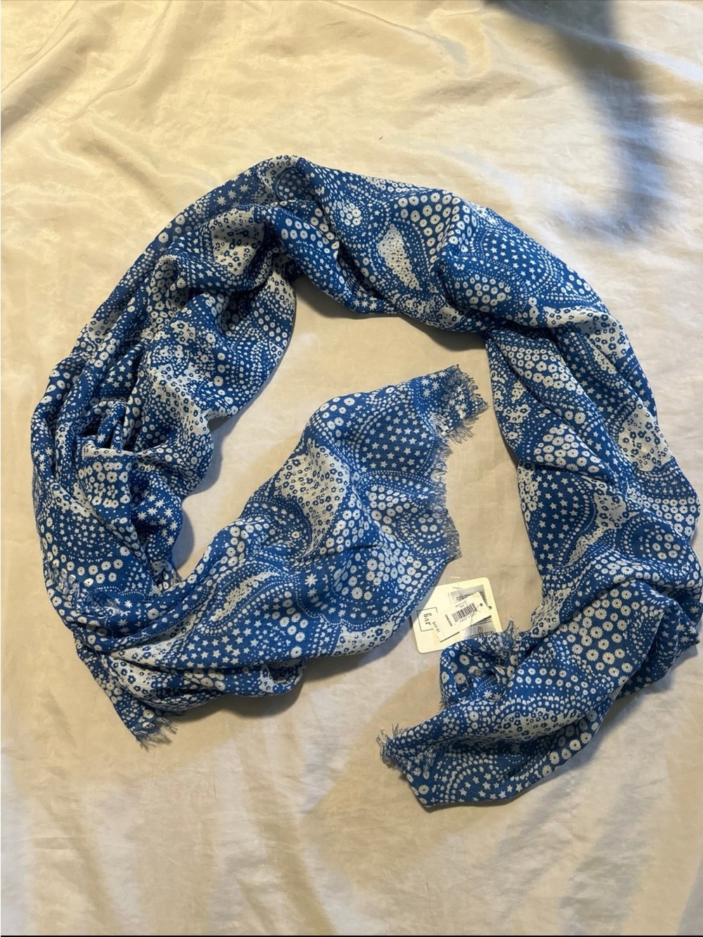 NWT Gap Paisley Fringe Ends Scarf - Picture 3 of 6